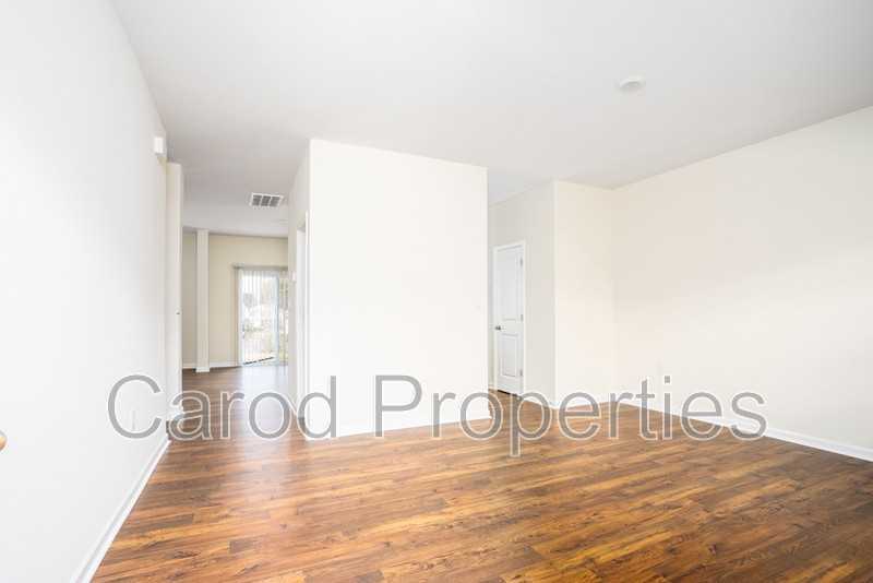 5015 Concho Rd - Photo 3 of 32