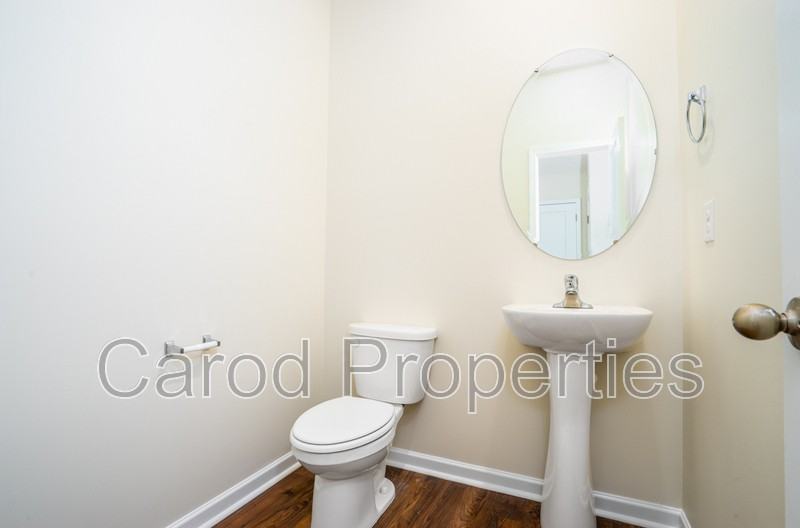 5015 Concho Rd - Photo 5 of 32