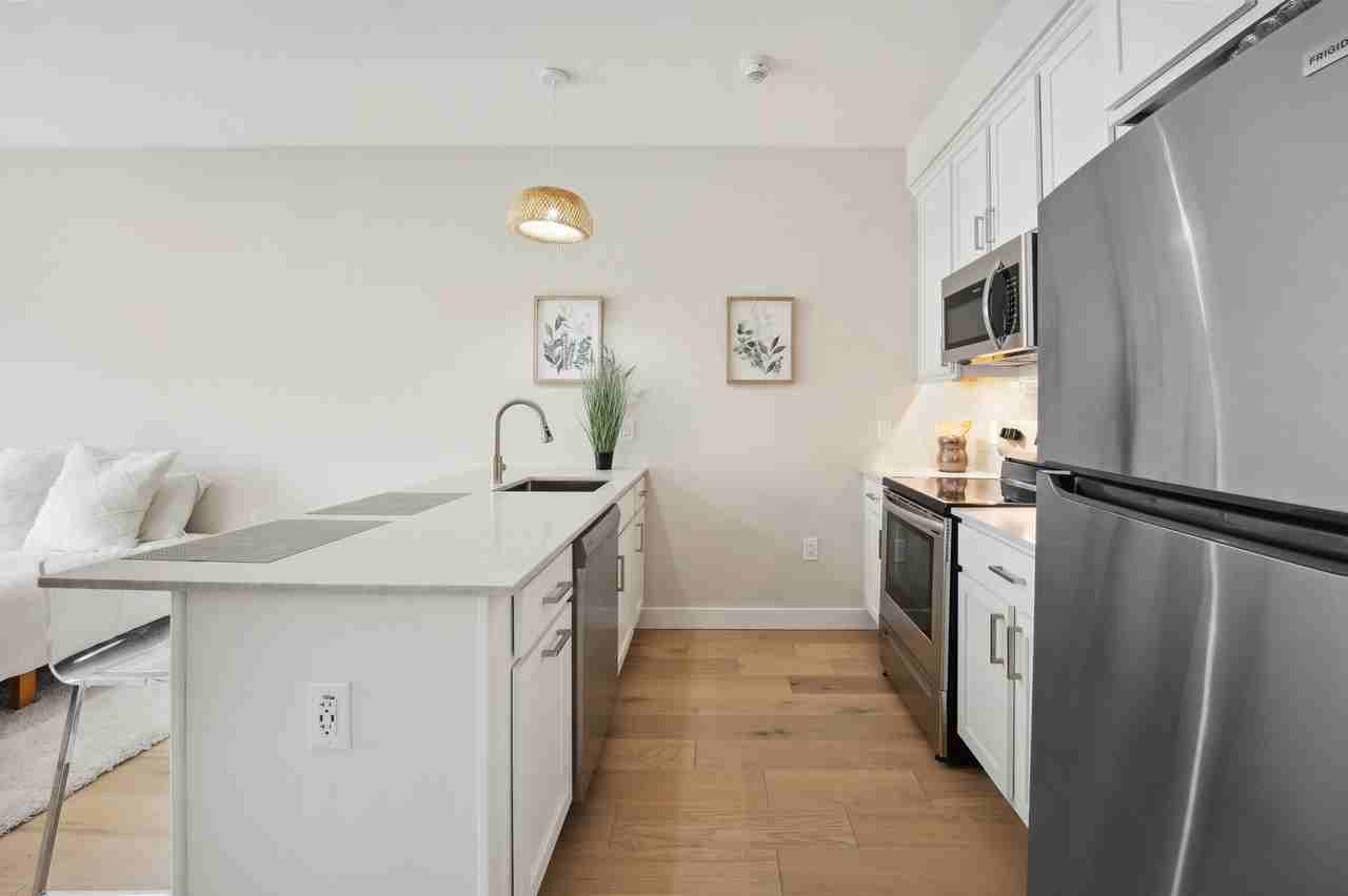 53 Grand Street - Photo 3 of 12