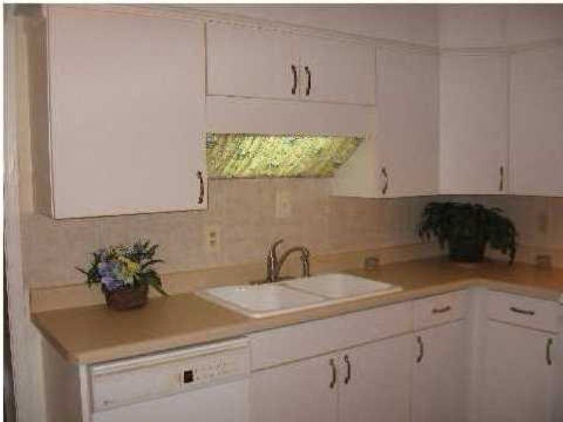 6001 Fairview Dr - Photo 3 of 6