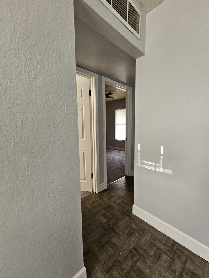 1019 South 4th Avenue - Photo 3 of 7