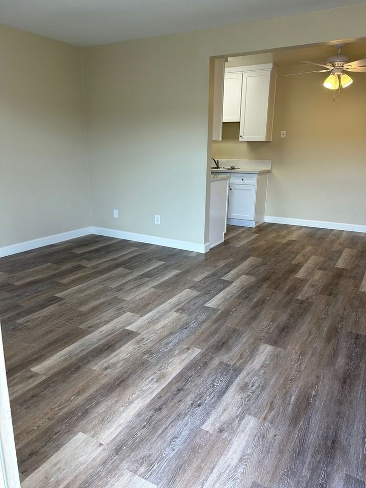 Coronado Manor - Photo 2 of 24