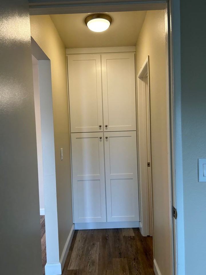 Coronado Manor - Photo 6 of 24