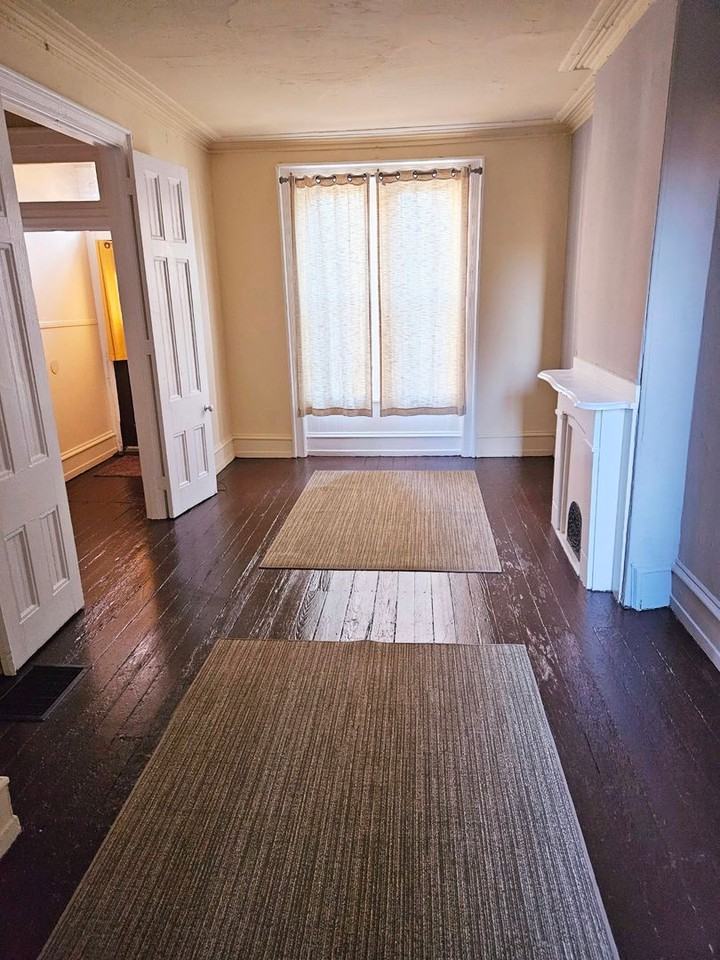 1512 Wharton St - Photo 5 of 12