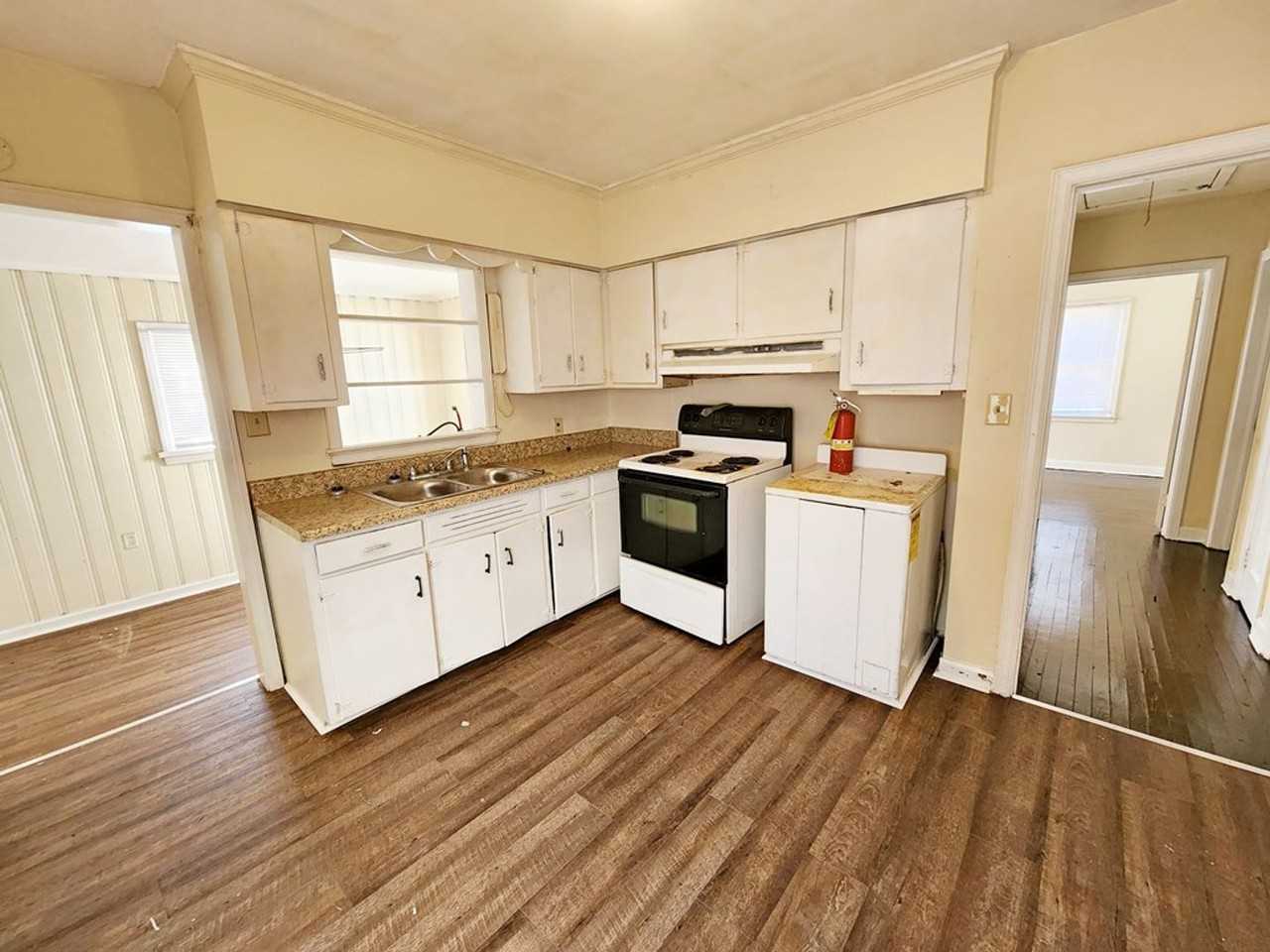 1200 W Lincoln Ave - Photo 5 of 13