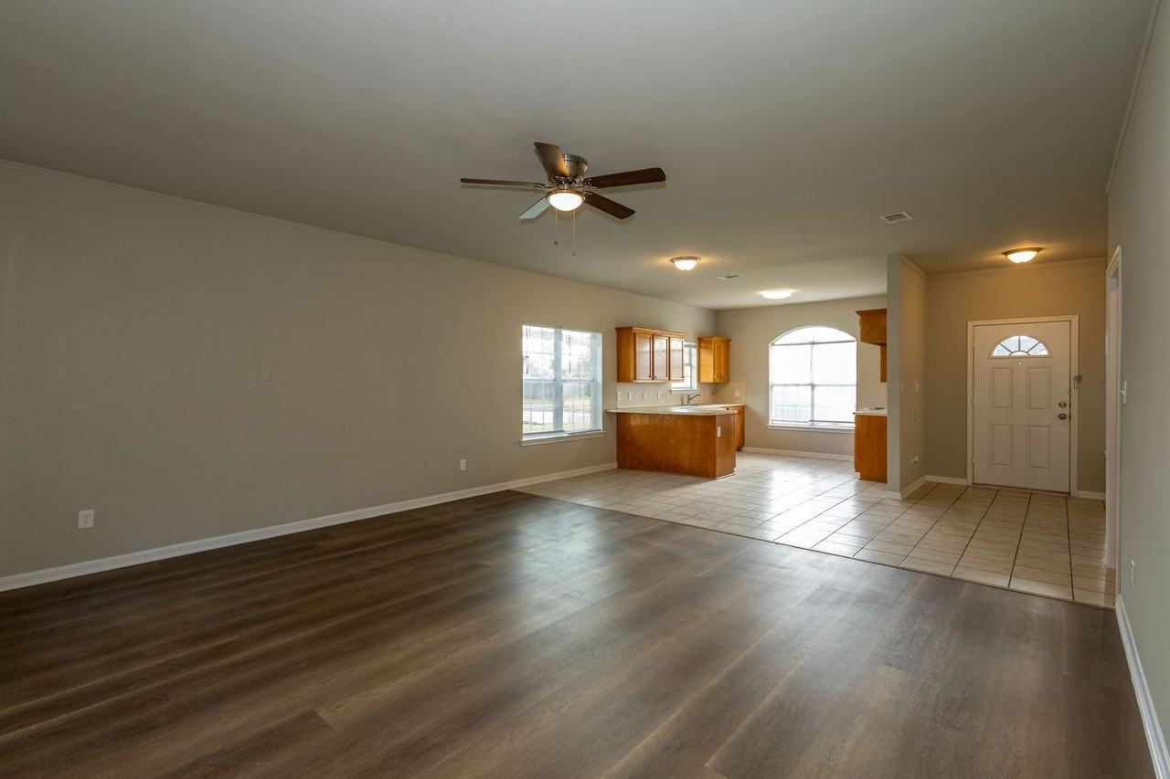 6080 Windsong St - Photo 2 of 30