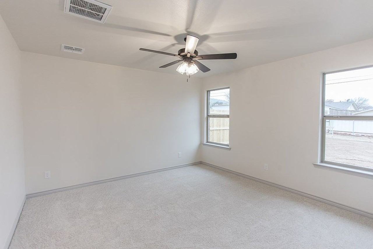 2516 S County Road 1103 - Photo 5 of 7