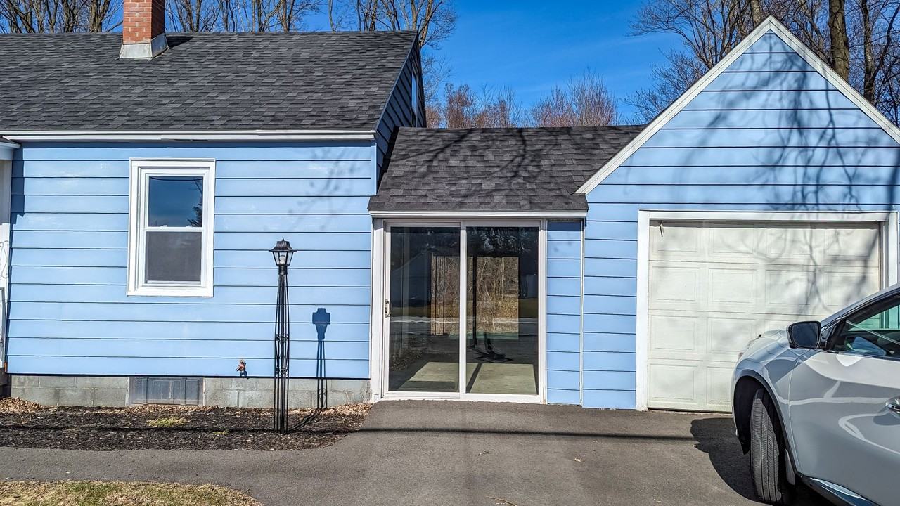 2451 Curry Rd - Photo 2 of 12