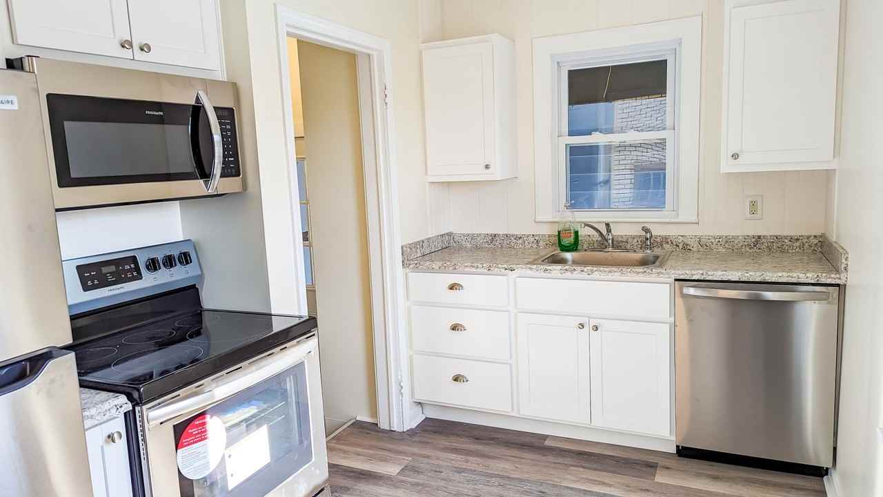 2451 Curry Rd - Photo 3 of 12