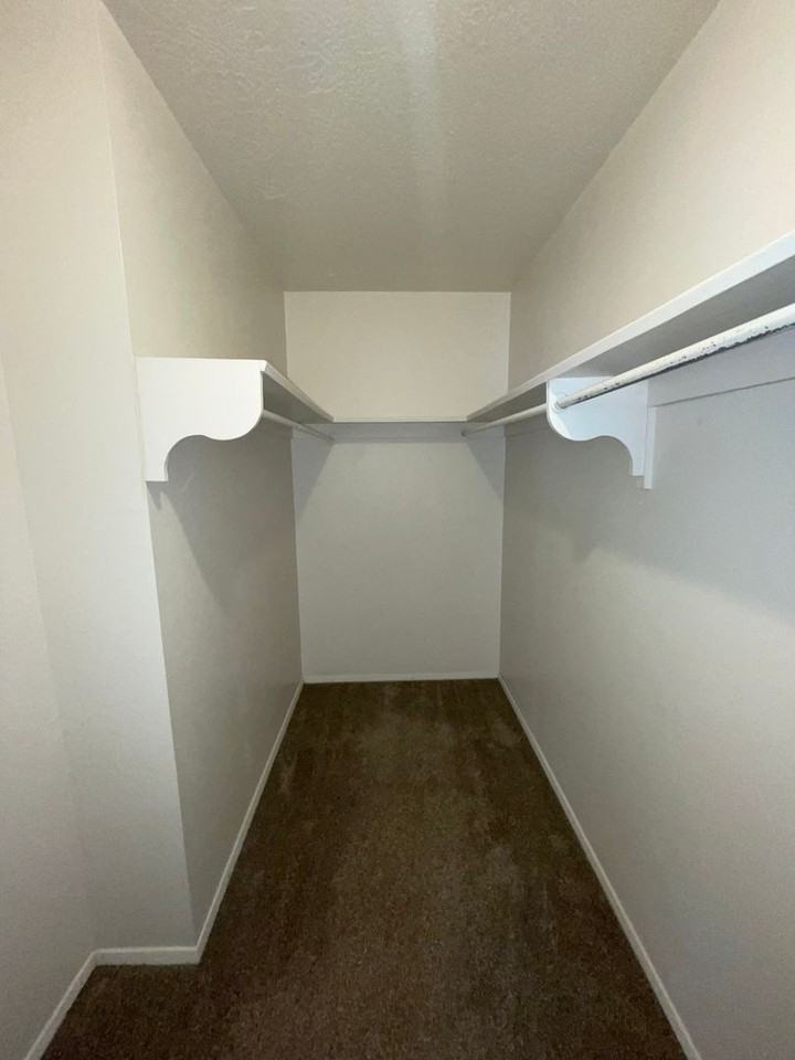 The Cedars Apartments - Photo 4 of 17