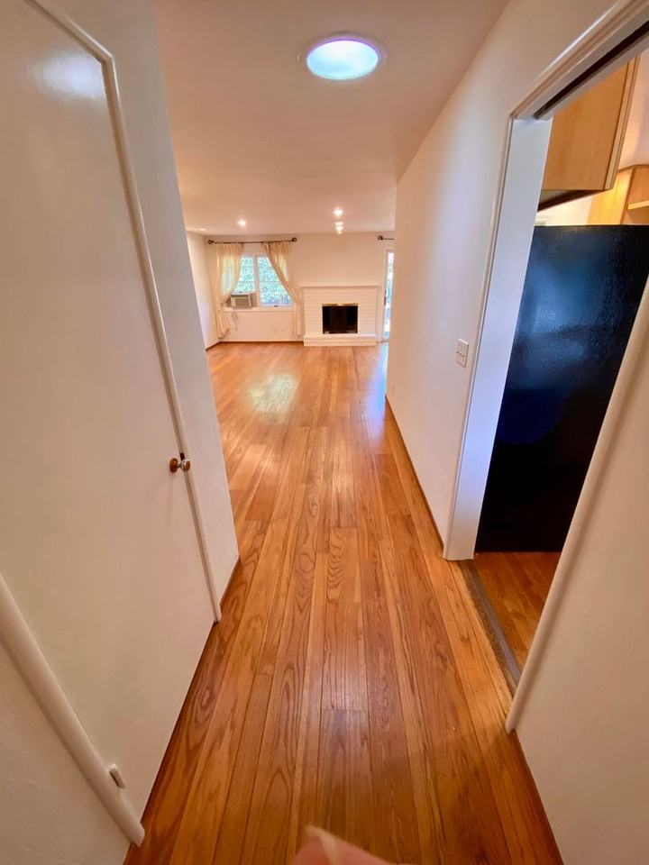 1052 Clark Ave - Photo 4 of 32