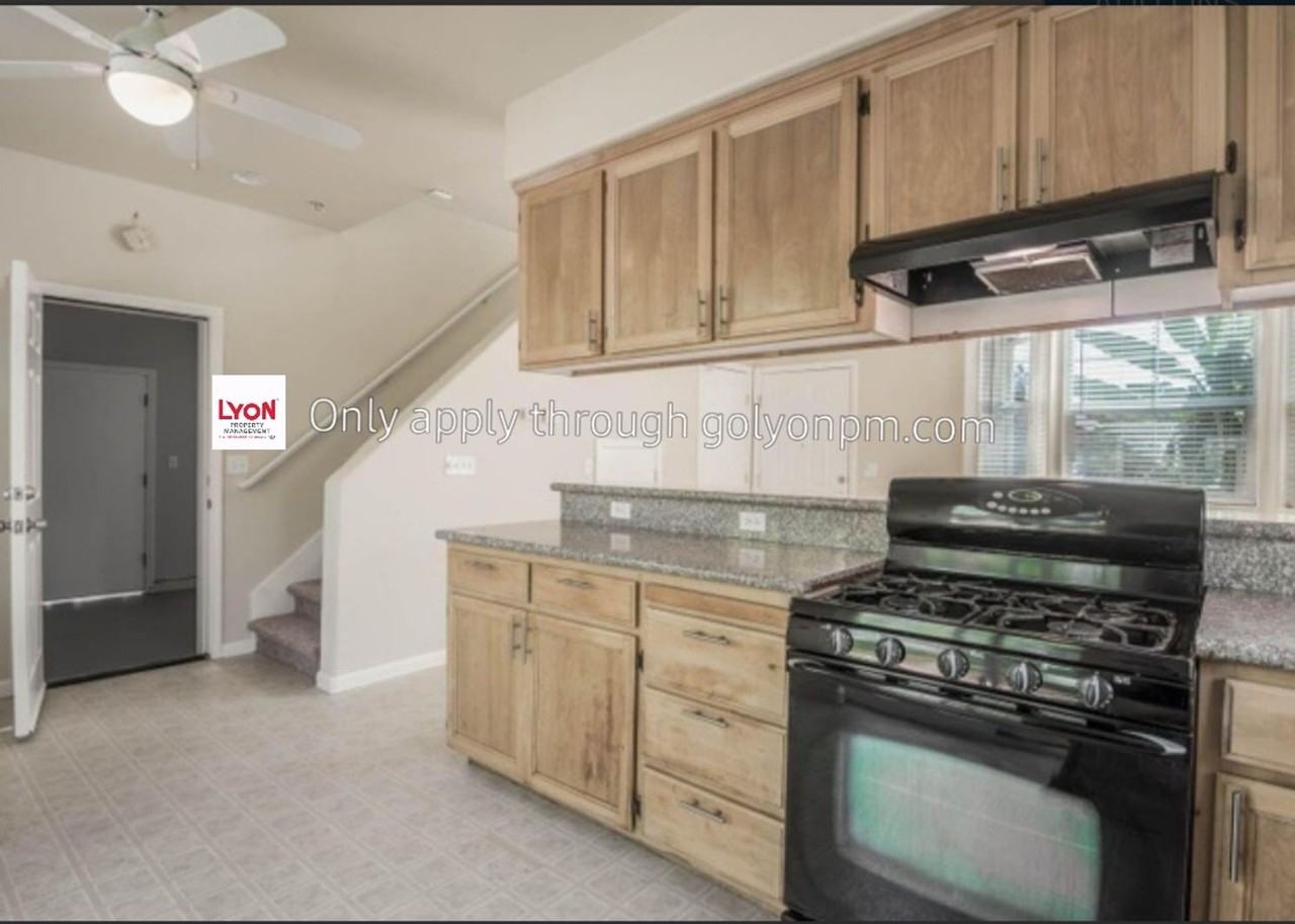 4408 34th St - Photo 3 of 8