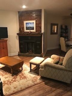 421 Sweetbriar St - Photo 2 of 16