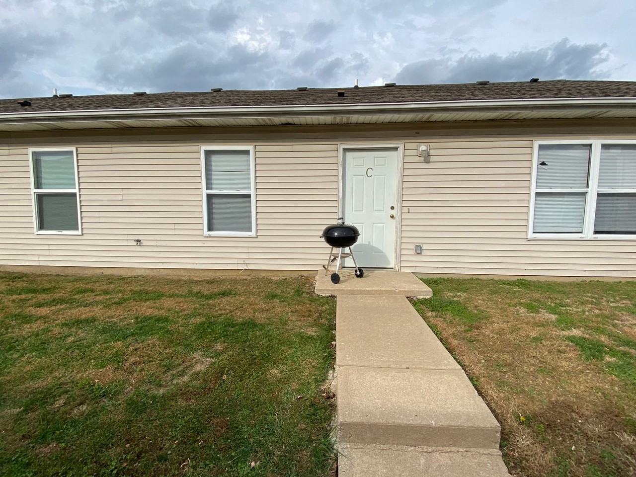 The Hawks Apartments 140 S Gerhart Rd, California, MO 65018 Zumper