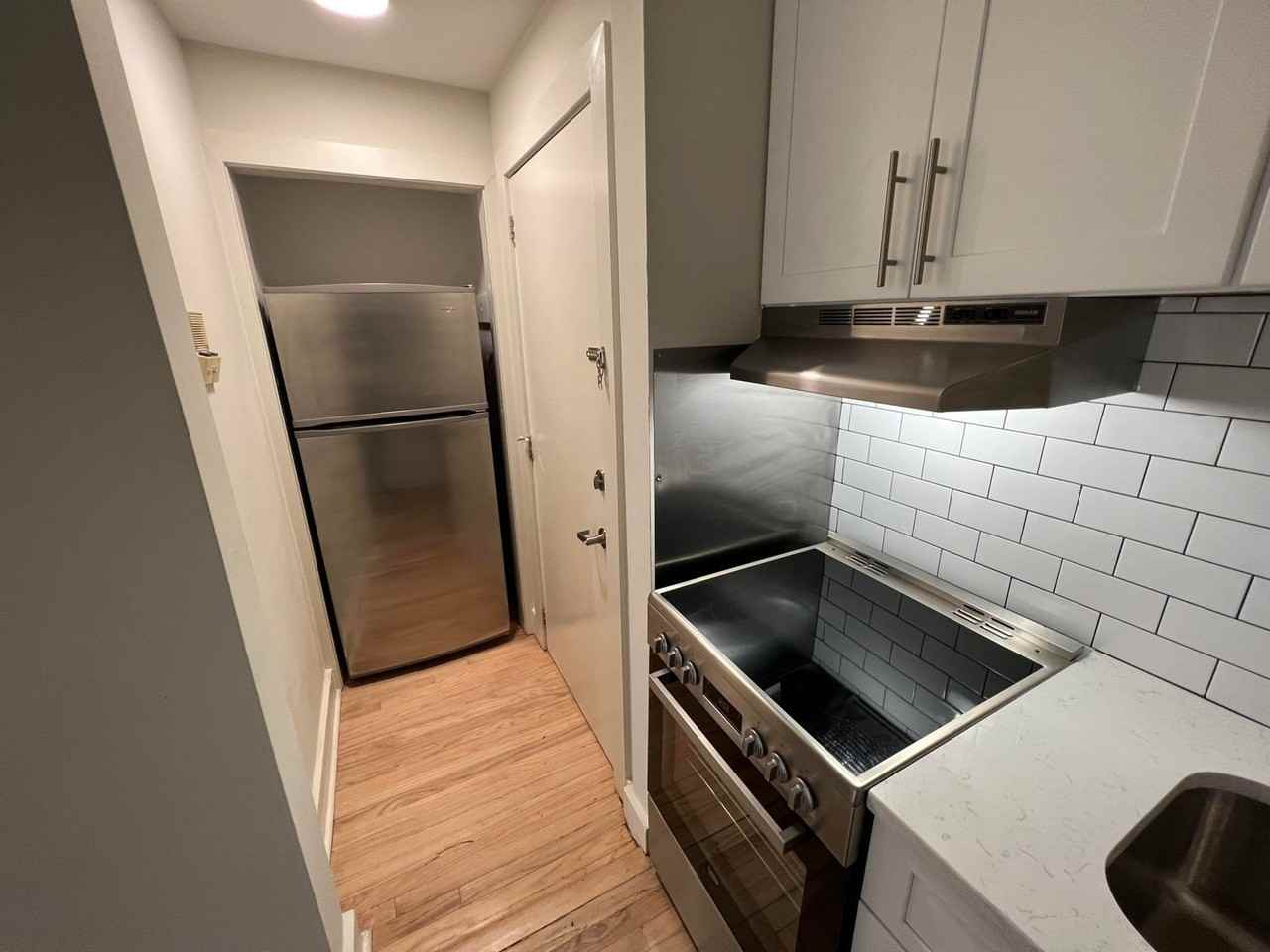 46 Embury Ave - Photo 3 of 17