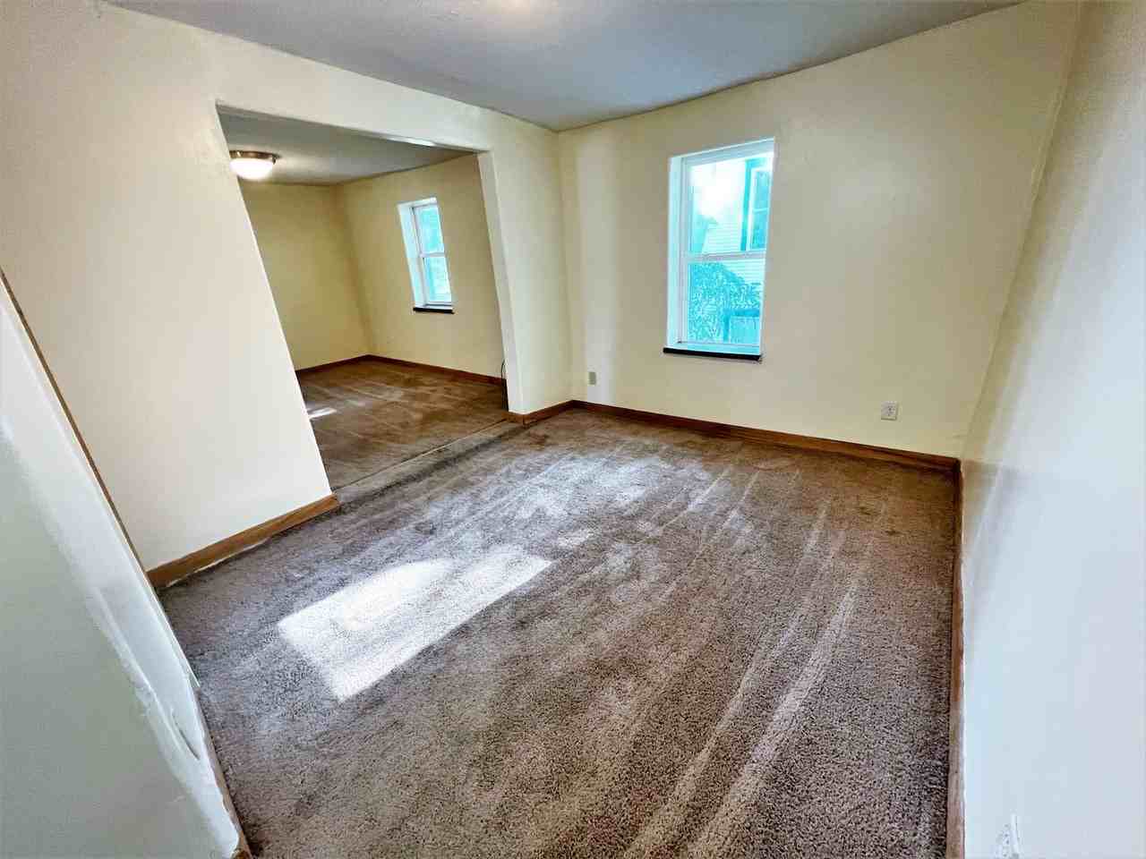 504 W 2nd - Photo 3 of 14