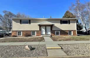 featured image of 200 W 7th Ave