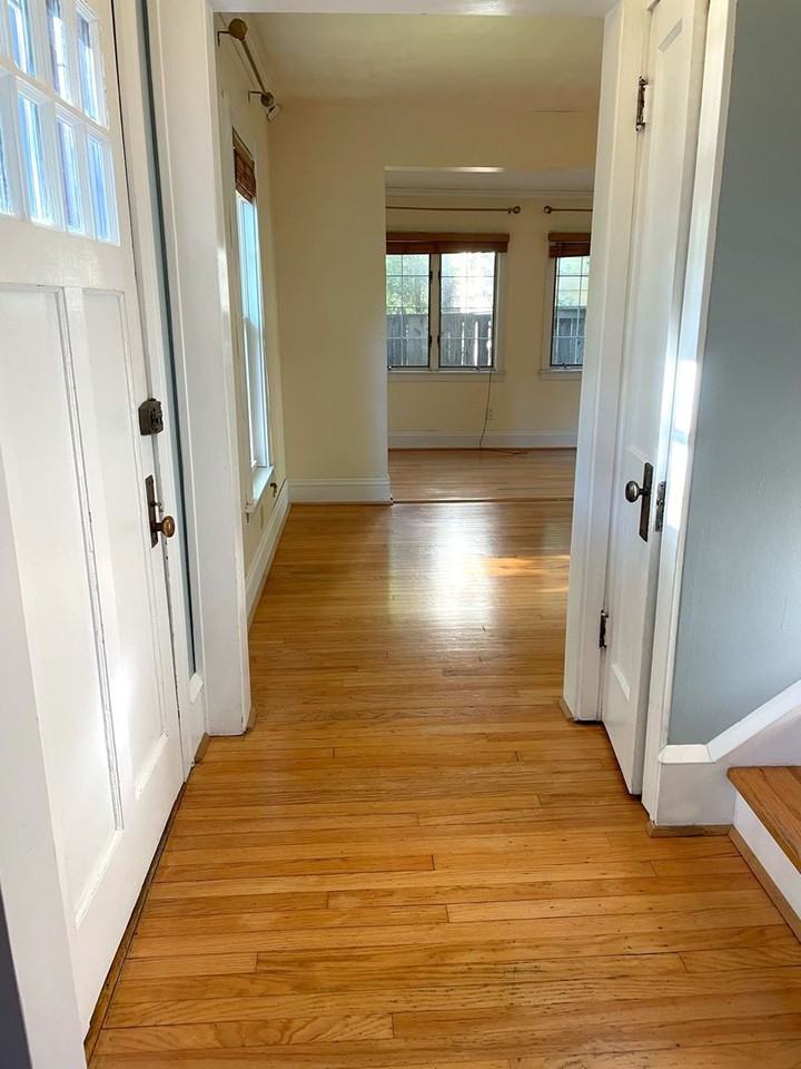 1404 E Park Pl - Photo 3 of 24