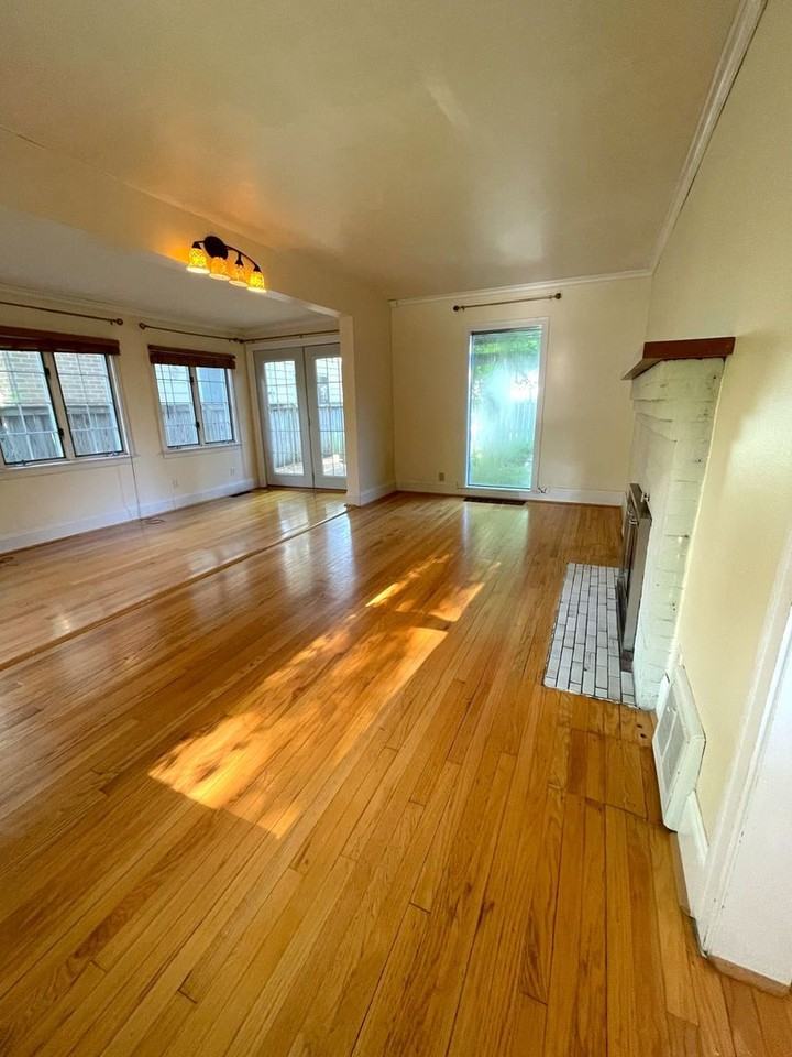 1404 E Park Pl - Photo 5 of 24