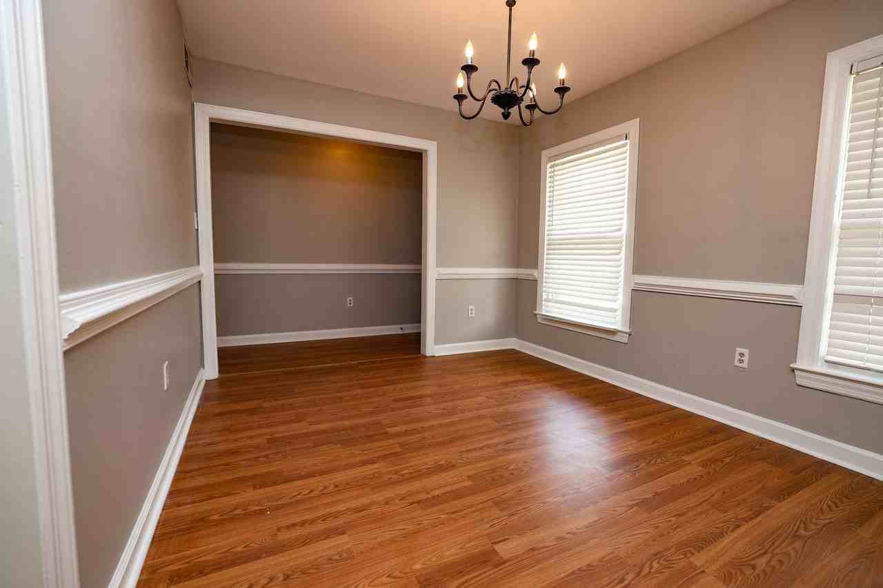 108 Towne Square Dr - Photo 3 of 37