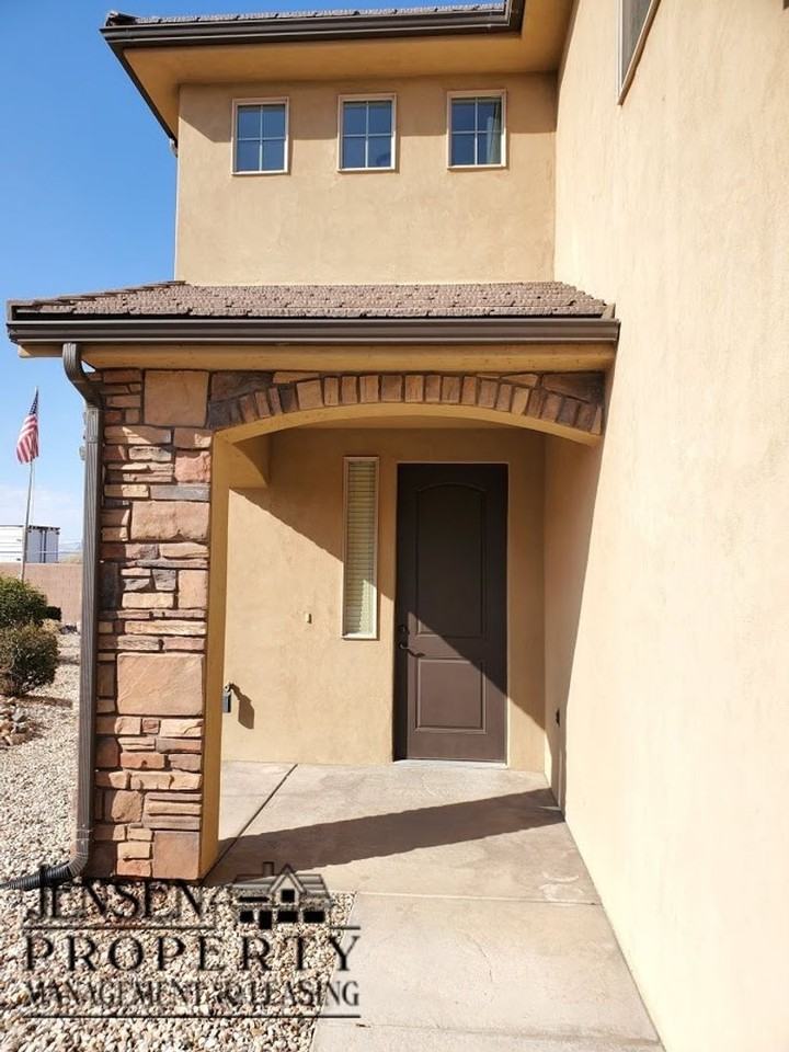 671 N Bluff View Cir - Photo 5 of 35