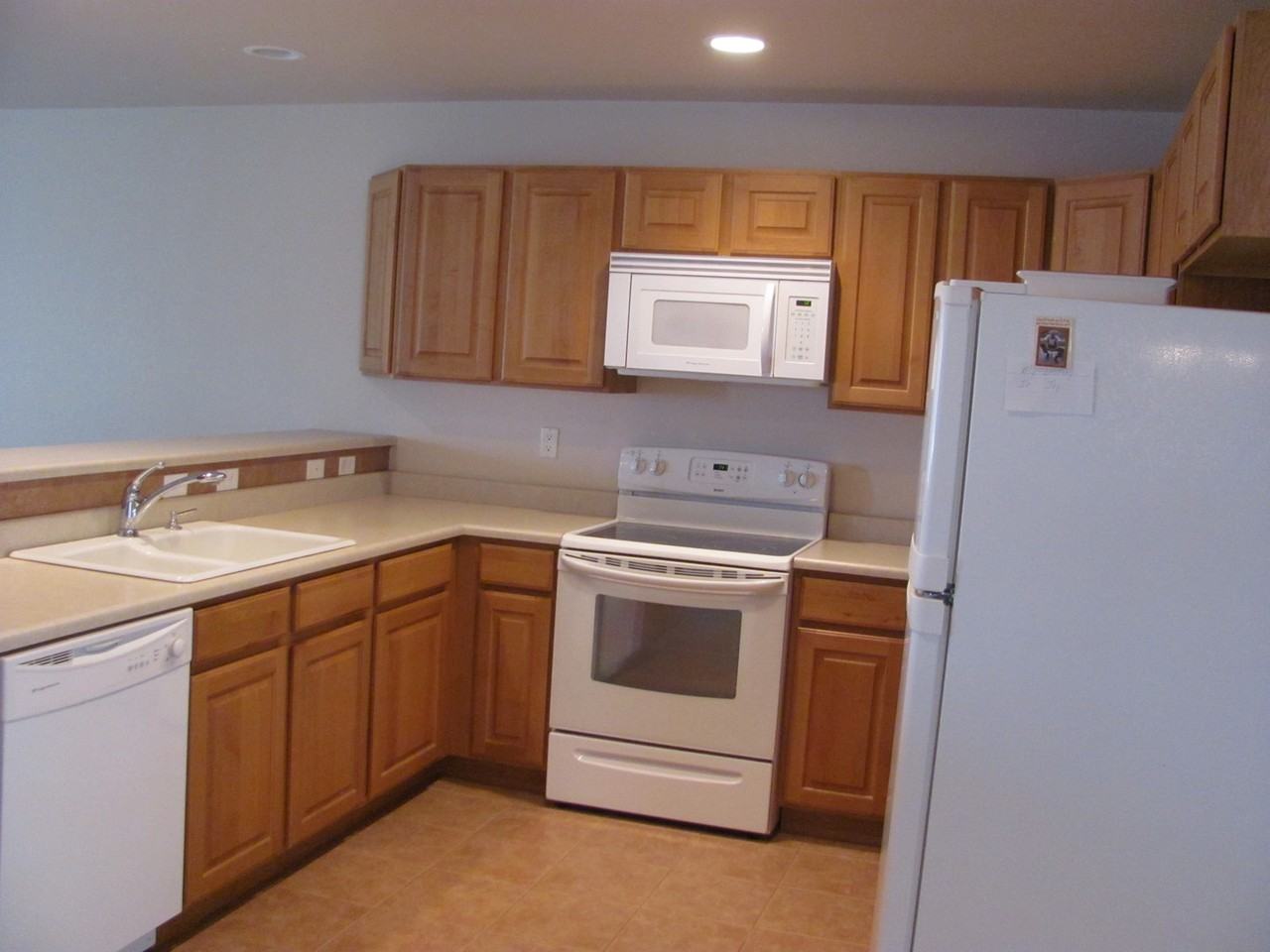 410 S Madison St - Photo 2 of 9