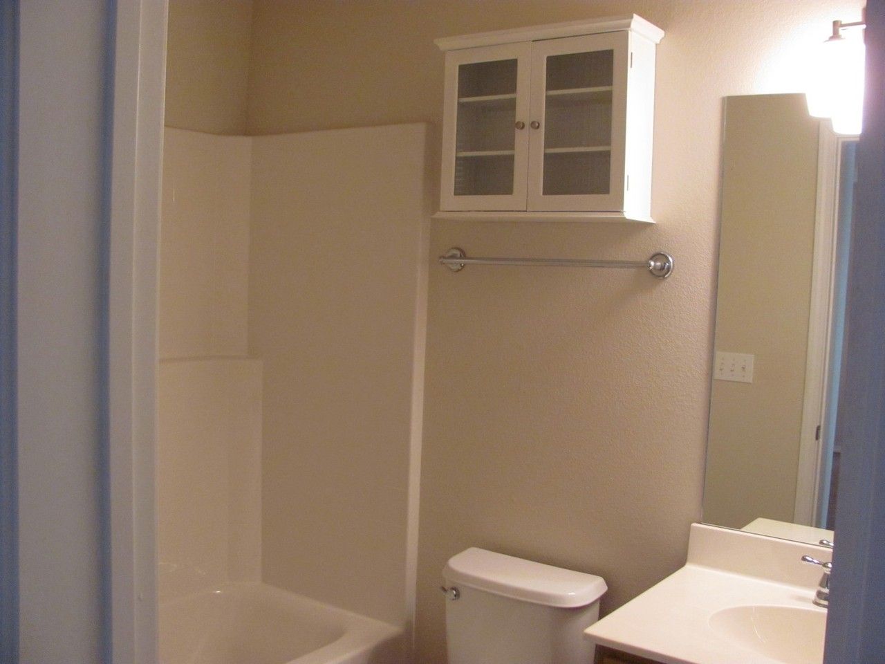 410 S Madison St - Photo 5 of 9