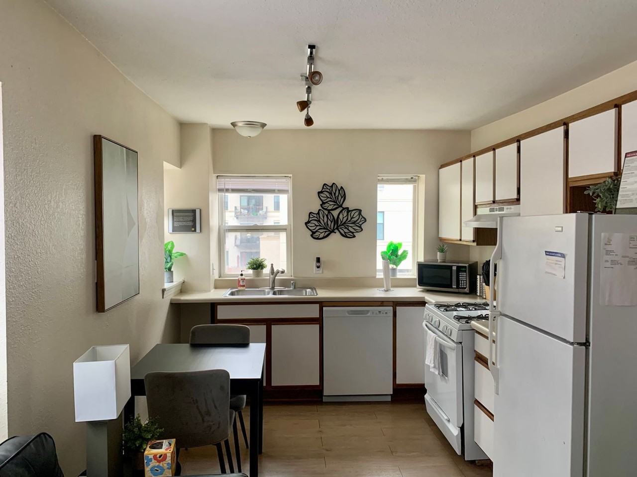 719 Pleasant - Photo 3 of 18