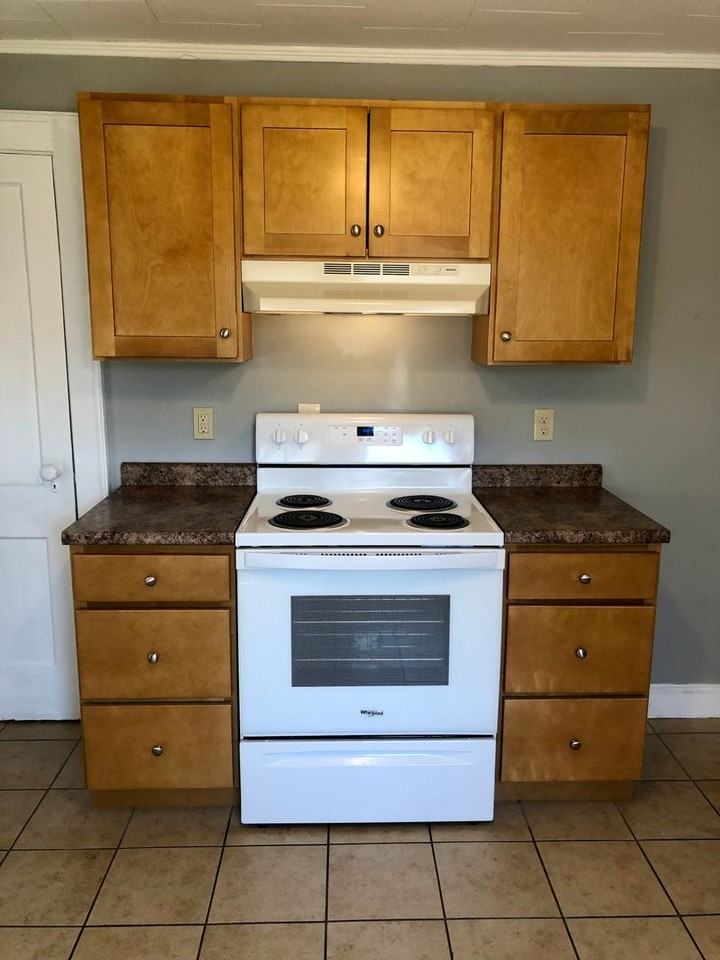 111 Highland Ave - Photo 3 of 22