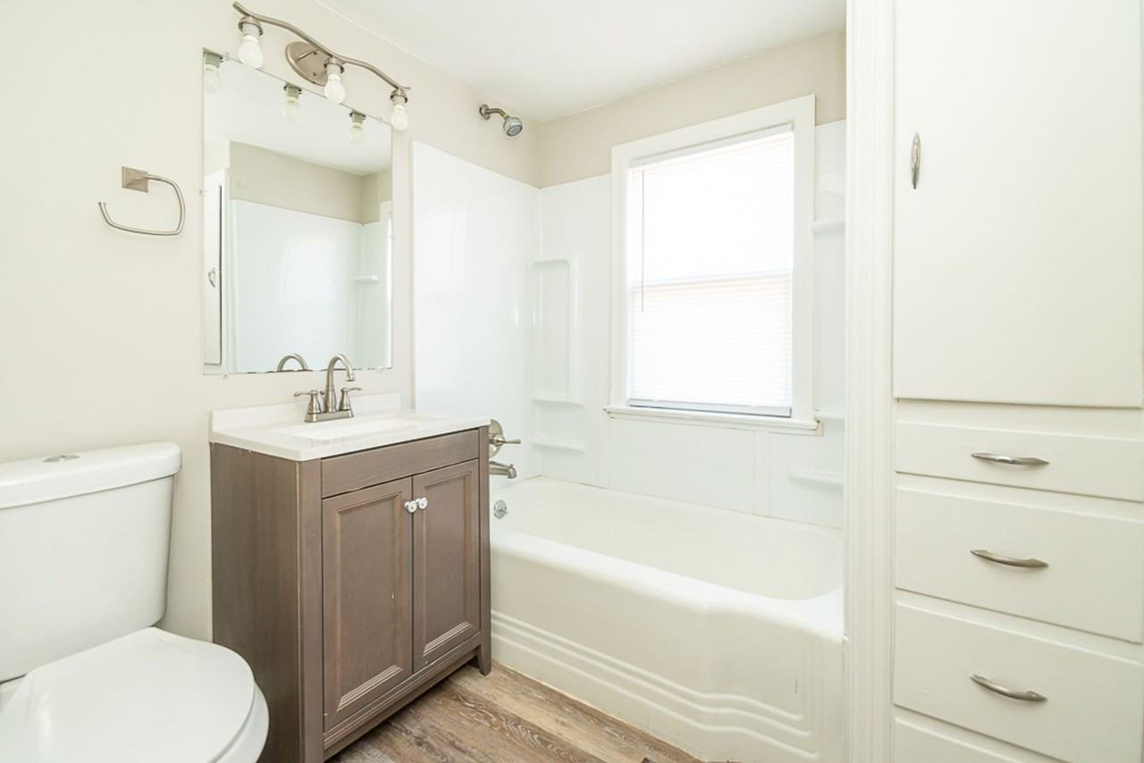 11114 Vernon Avenue, GH - Photo 2 of 22