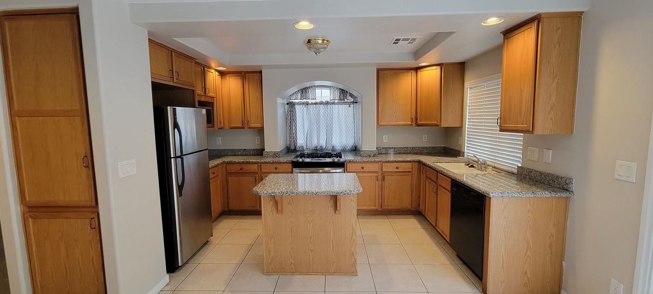 10585 Medicine Bow St - Photo 4 of 23