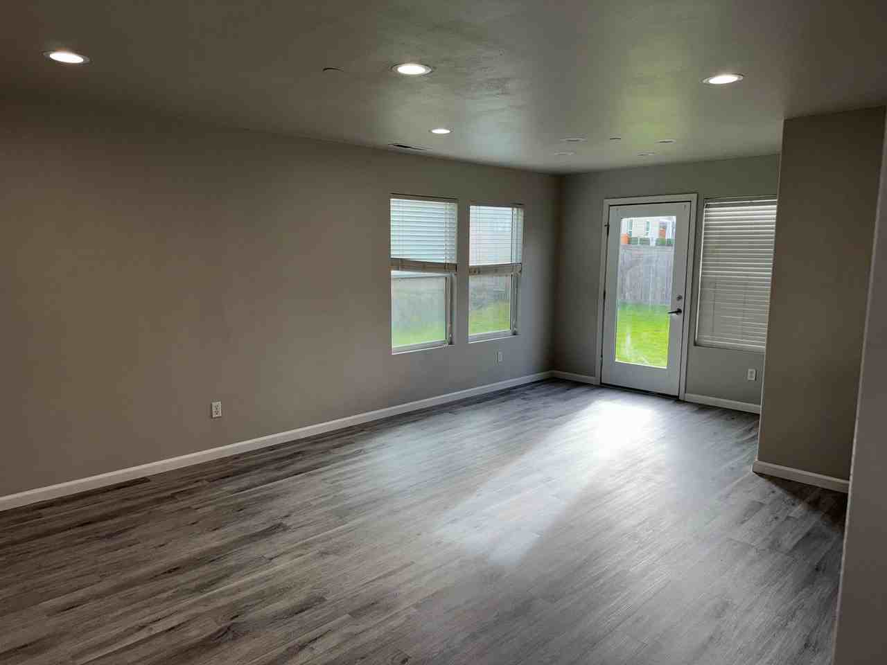 1873 Johnson Ave - Photo 2 of 22