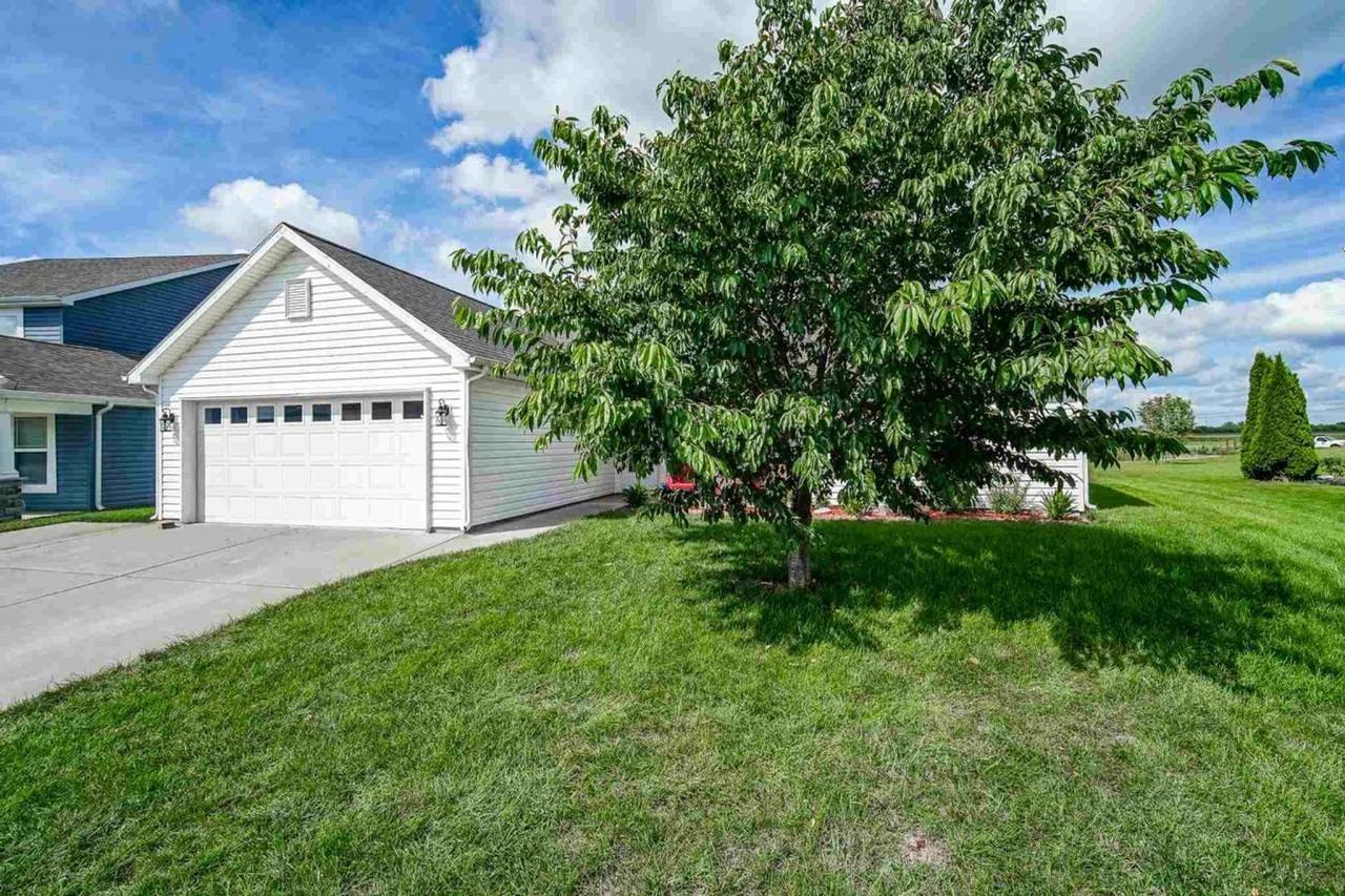3839 Amethyst Ct - Photo 2 of 22