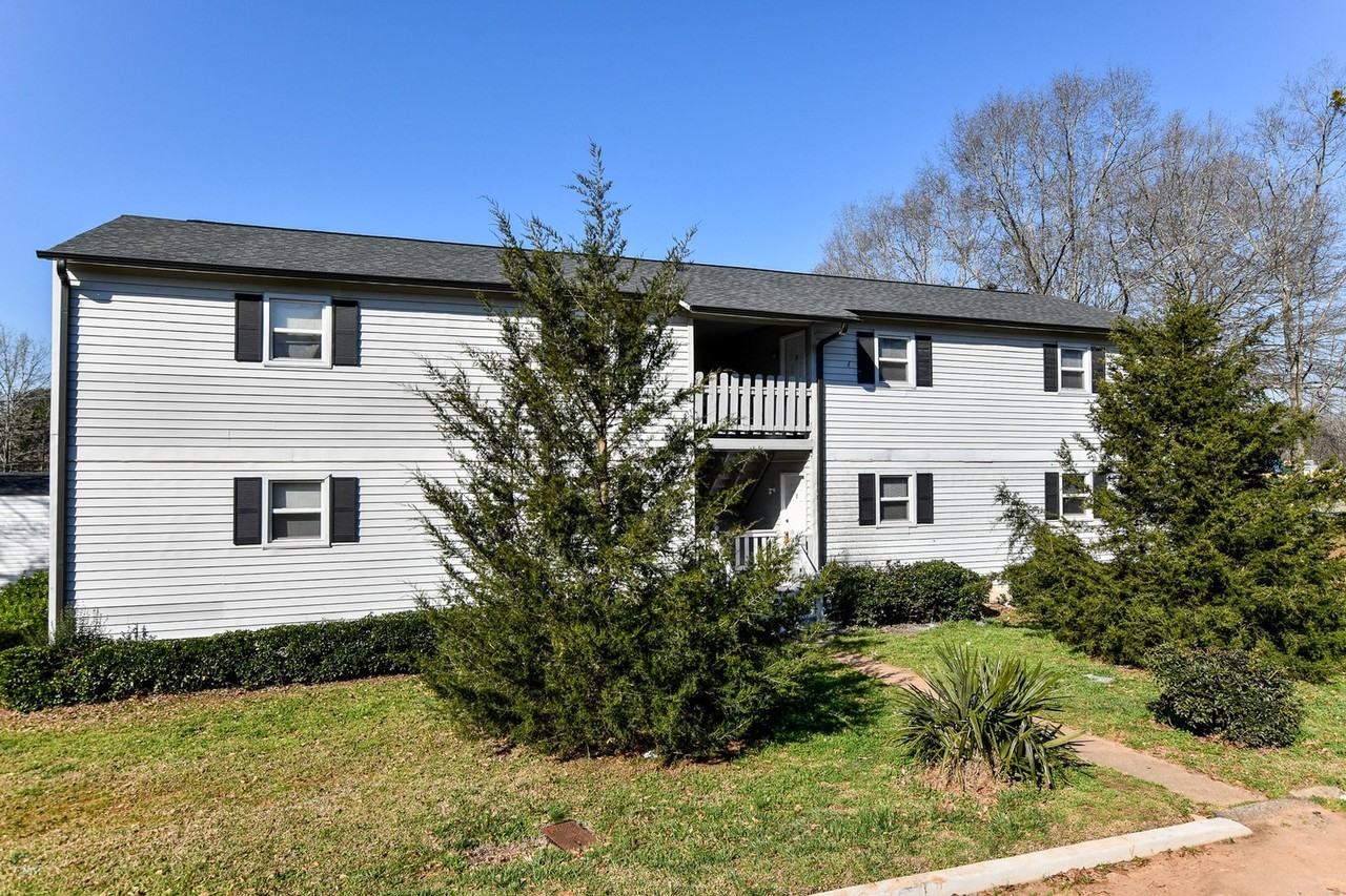 East Terrace - Photo 2 of 26