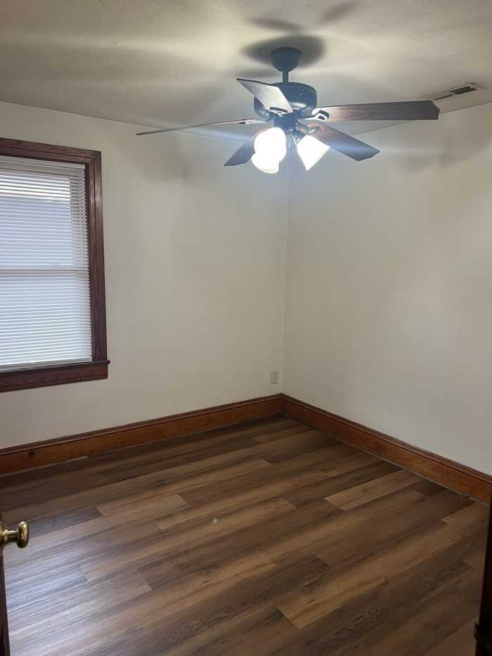 828 Madison St - Photo 3 of 7