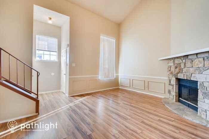 909 Canary Ln - Photo 2 of 17