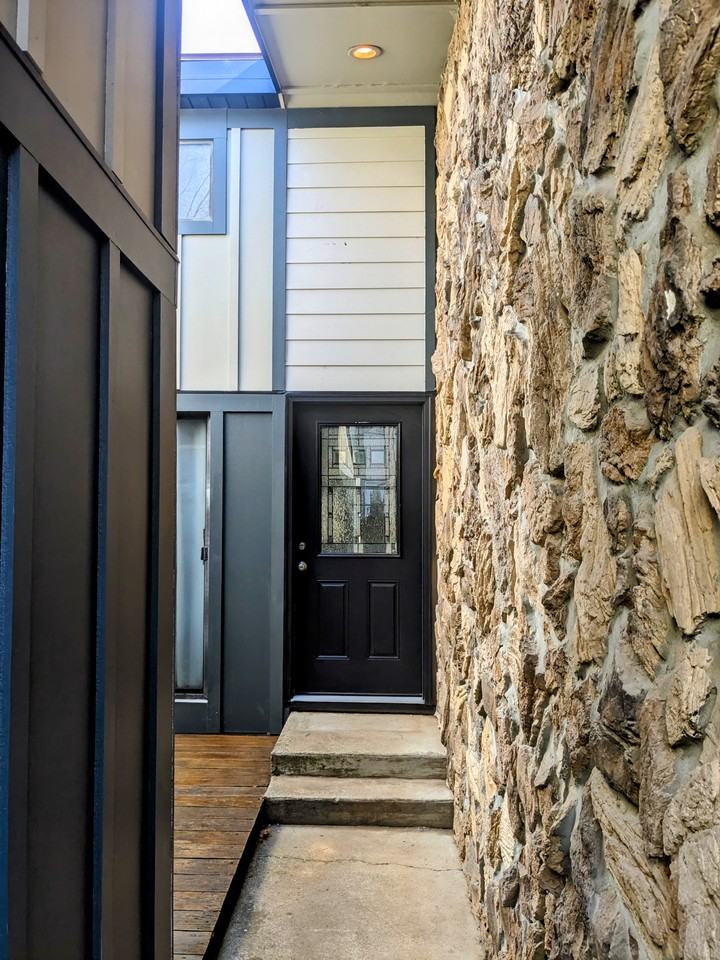 2015 Cherokee Bluff Dr #2015 - Photo 3 of 32