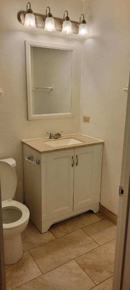 2425 N Neva Ave #7 - Photo 4 of 9