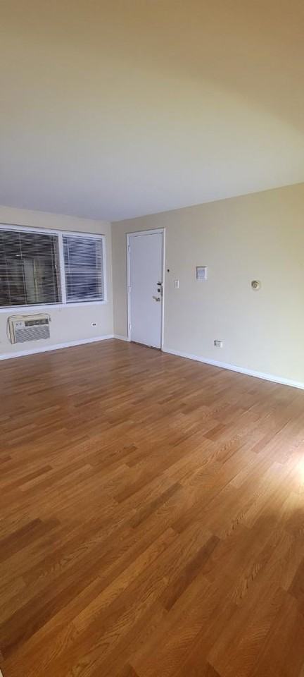 2425 N Neva Ave #7 - Photo 6 of 9