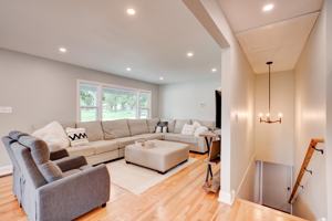 featured image of 1301 Glenoaks Dr #NA