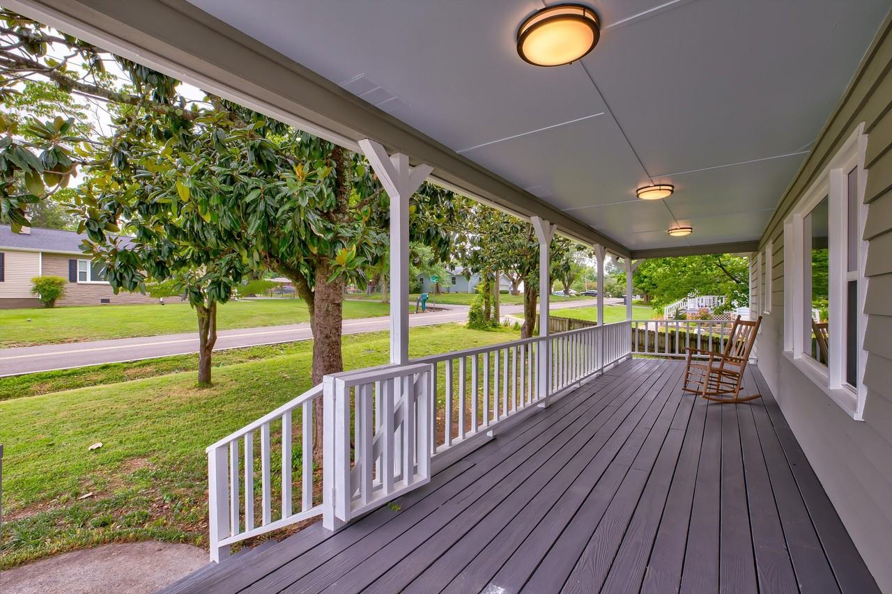 1301 Glenoaks Dr #NA - Photo 3 of 31