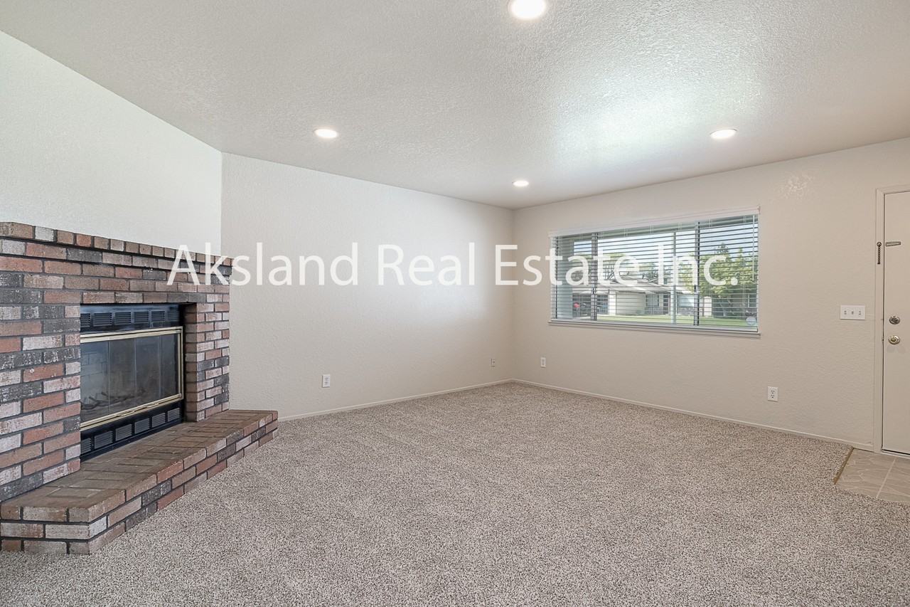 354 Blossom Dr #1 - Photo 5 of 20