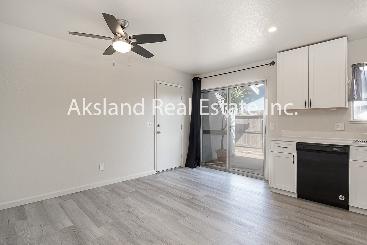 354 Blossom Dr #1 - Photo 6 of 20