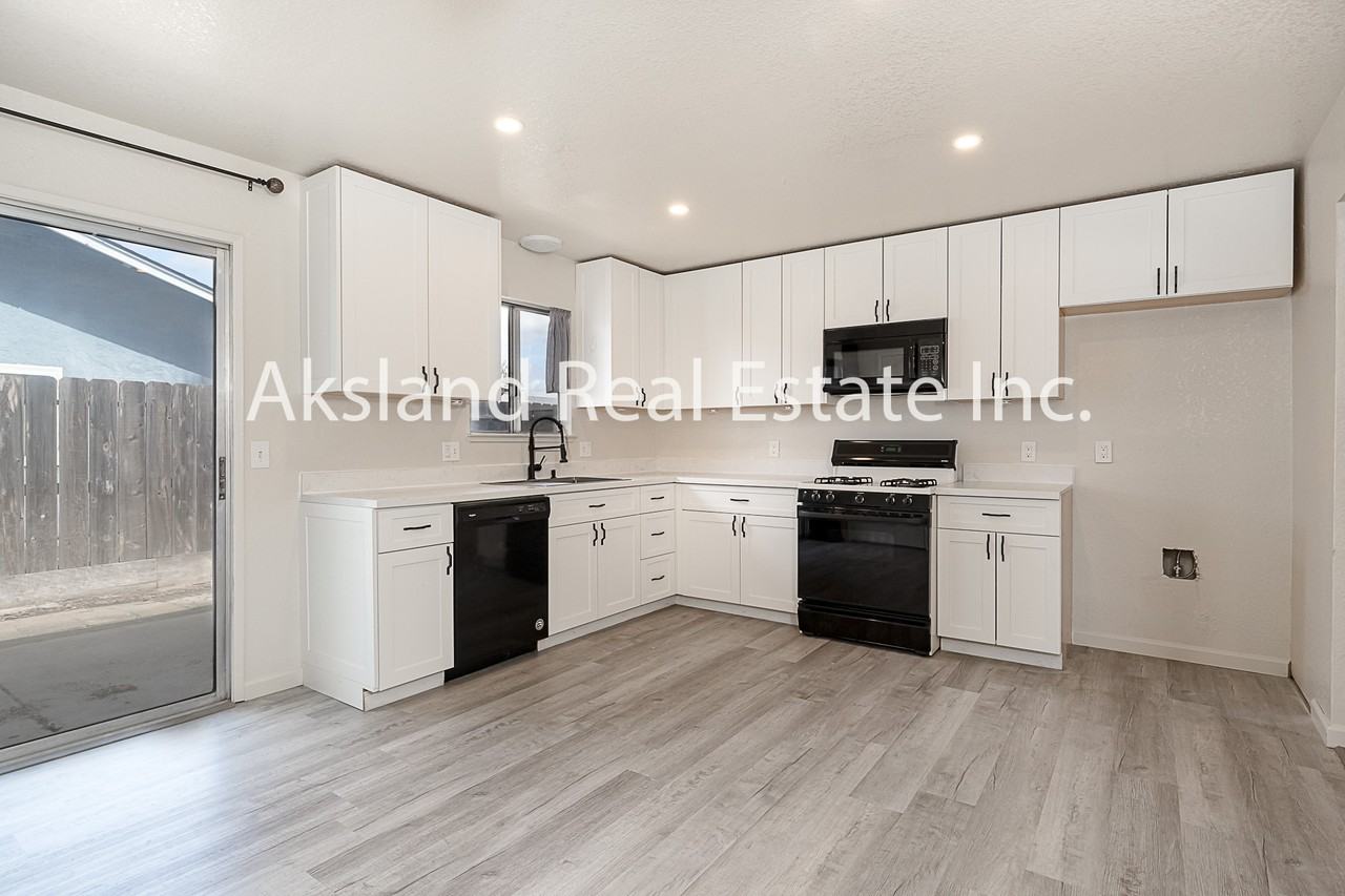 354 Blossom Dr #1 - Photo 7 of 20