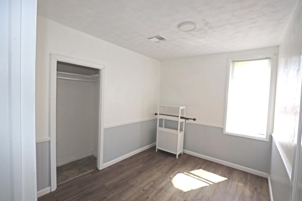 525 E Jackson Ave - Photo 6 of 14