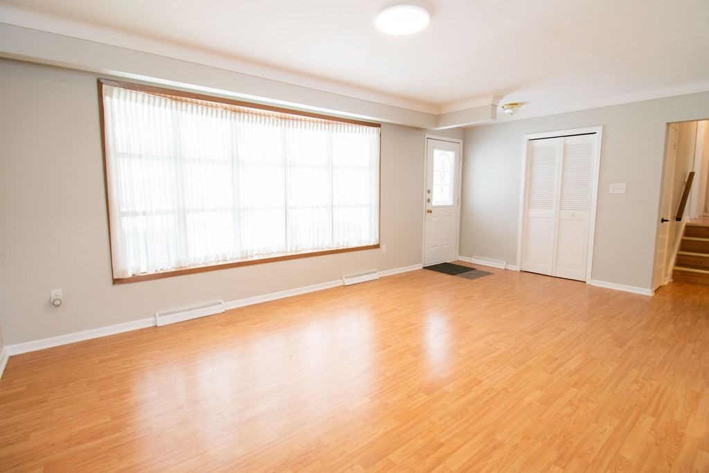 57 Croydon Dr - Photo 3 of 40