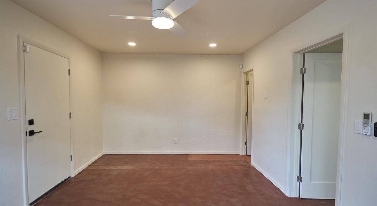 2542 E Seneca St #2542 - Photo 6 of 15