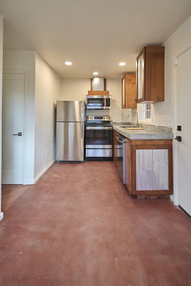 2542 E Seneca St #2542 - Photo 3 of 15