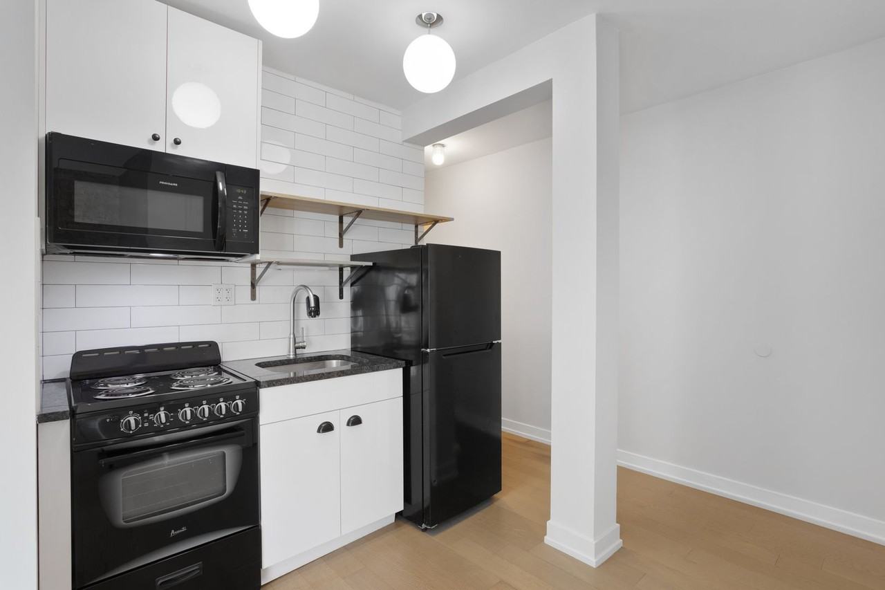 6019 N Winthrop Avenue - Photo 3 of 32