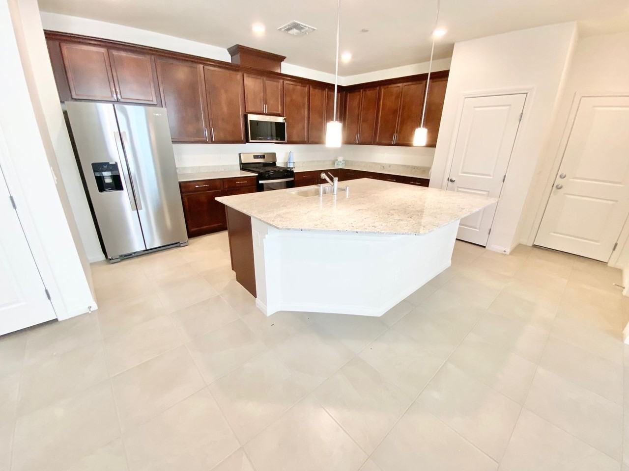 2610 Ercolano St - Photo 6 of 41